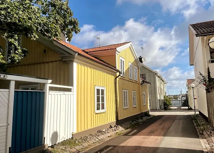 Central Laegenhet I 1700-Talshus