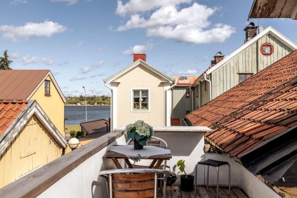 Laegenhet I 1700-talshus Apartment