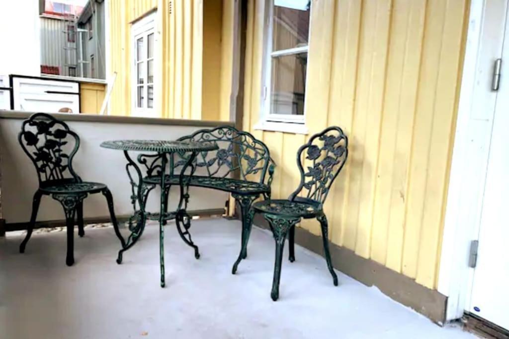 Laegenhet I 1700-talshus Apartment *